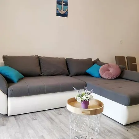 Neno Apartment *