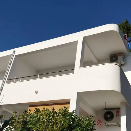 Apartment Neno Makarska