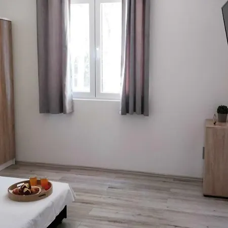 Neno * Makarska