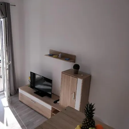 Neno Apartment Makarska